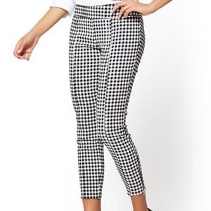 🆕 NY&CO Slim Ankle Pants